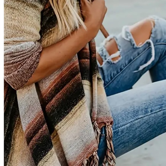 SALE ! Boho Aztec shawl cardigan - Picture 2 of 8